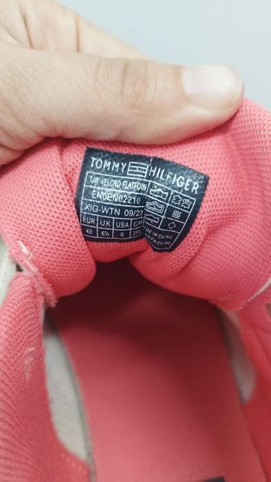 Tommy Hilfinger 40 номер