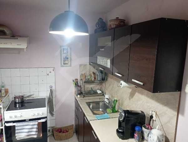 Двустаен - Славейков