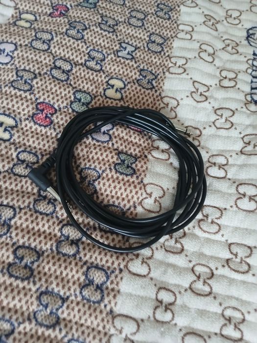 Электро-акустическая гитара