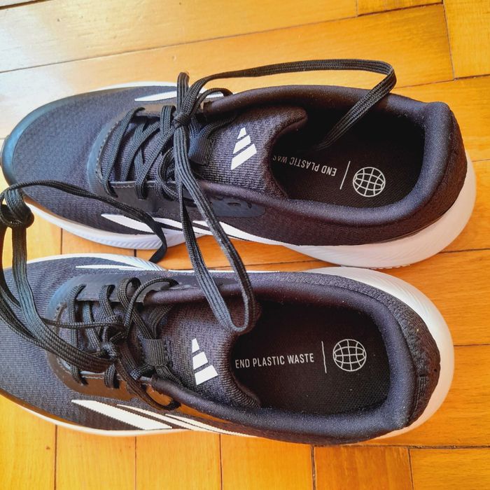 Оригинални маратонки Adidas за момче, юноша 37.1/3