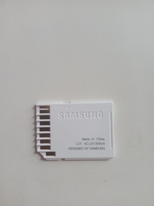 Карта памяти на 128 ГБ