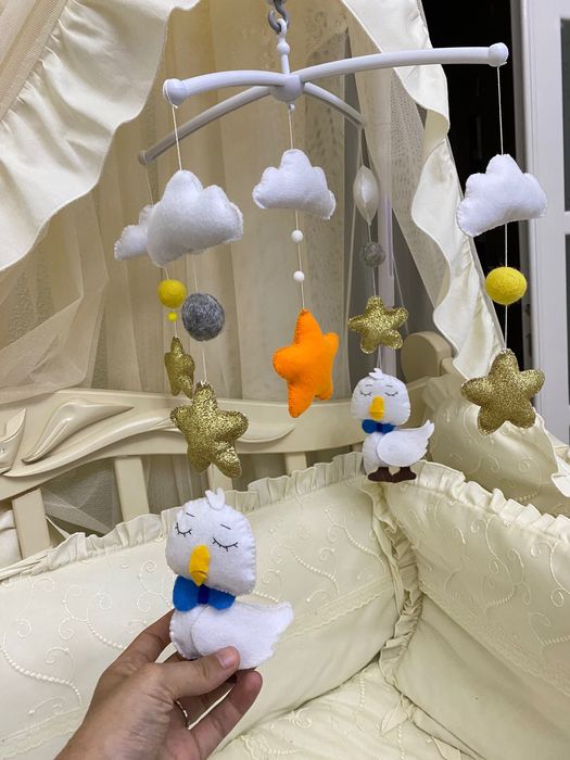 Carusel muzical din fetru / patut