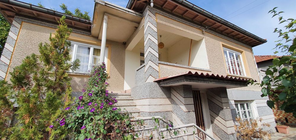 Продава се Къща в Пловдив, Западен - 200 кв.м за 319 €/кв.м - Снимка #3