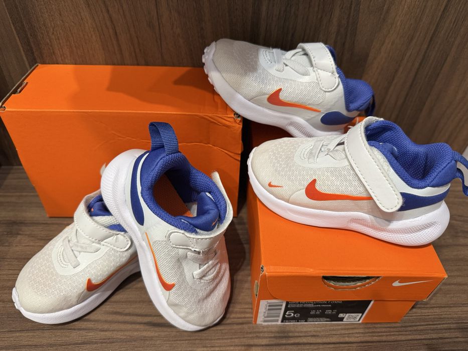 Бебешки обувки Nike Revolution 7 с велкро