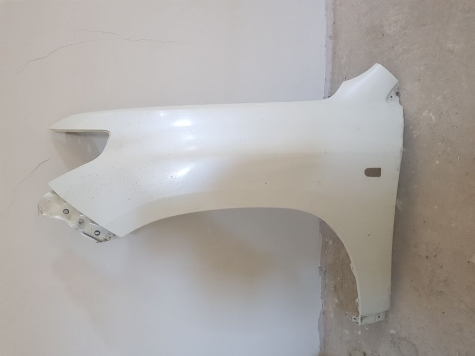 Крыло на Land Cruiser 200