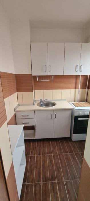 Închiriez apartament cu o camera