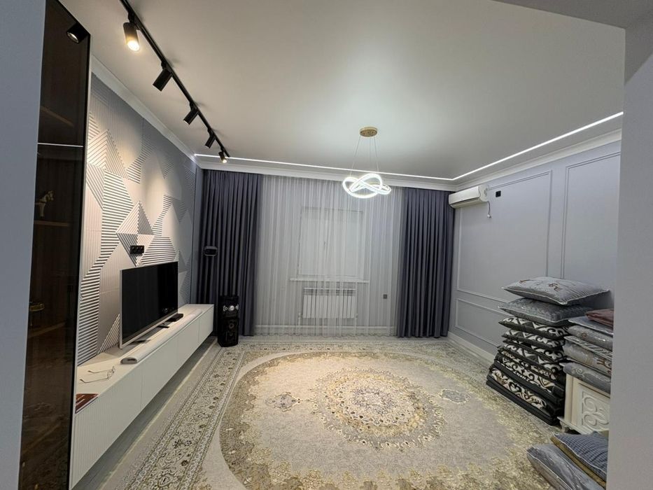 Современный дом с ремонтом и мебелью