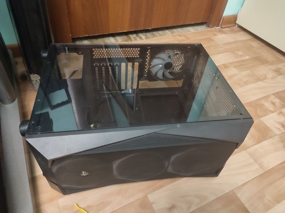 Корпус от компьютера aero cool falcon