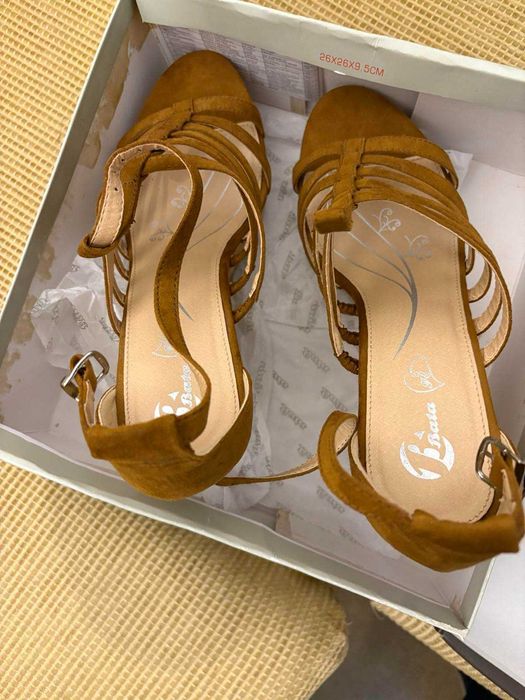 сандали  номер 40