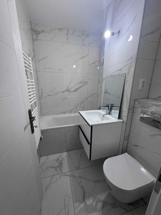 Vand apartament 2 camere, et. 3, Carpati 1