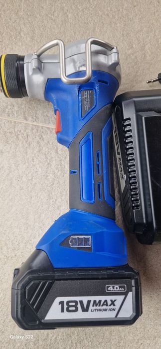 Expandor țevi pe acumulator