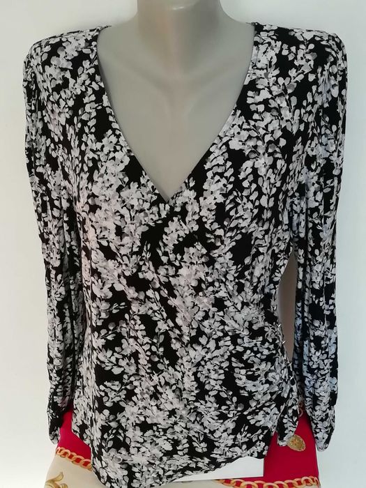 Цветна блуза с дълъг ръкав размер М