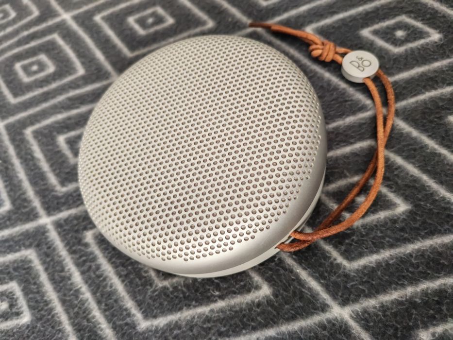 Boxă portabila Bluetooth, Premium, Super Compact, Potențial, Preț Lansare 1150, Olufsen Beoplay A1 Gen1