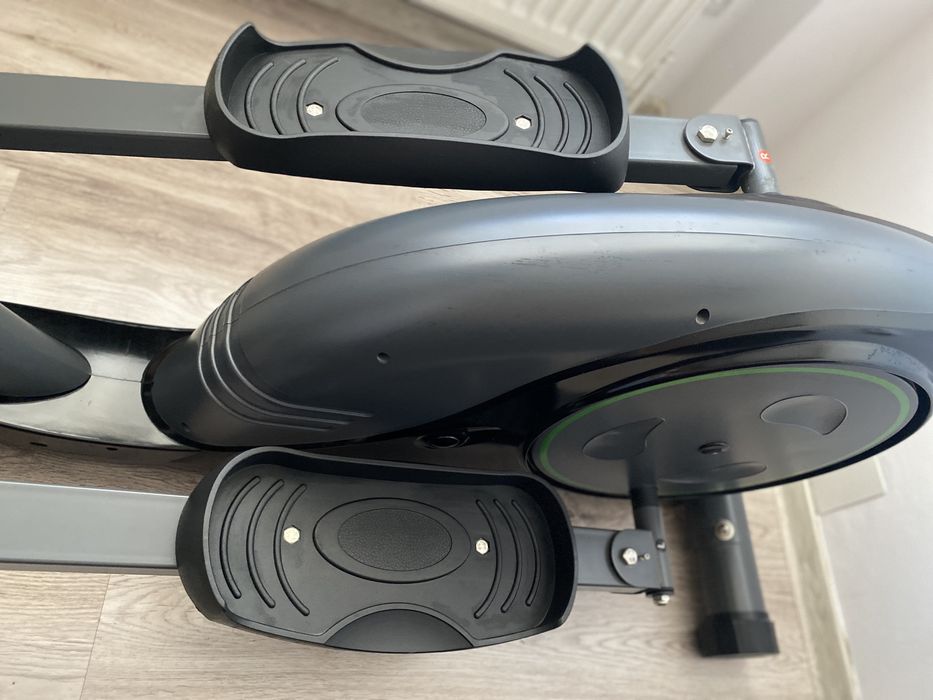 Bicicleta eliptică magnetica Zipro Hulk volantă 8 kg