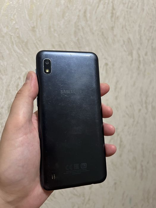 Продам Samsung A10.