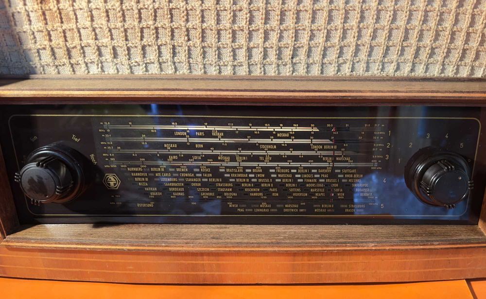 Ретро Лампово Радио AT-Super 660 Wk3 AEG