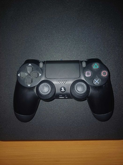 Playstation 4 Slim 1TB + 2 игри