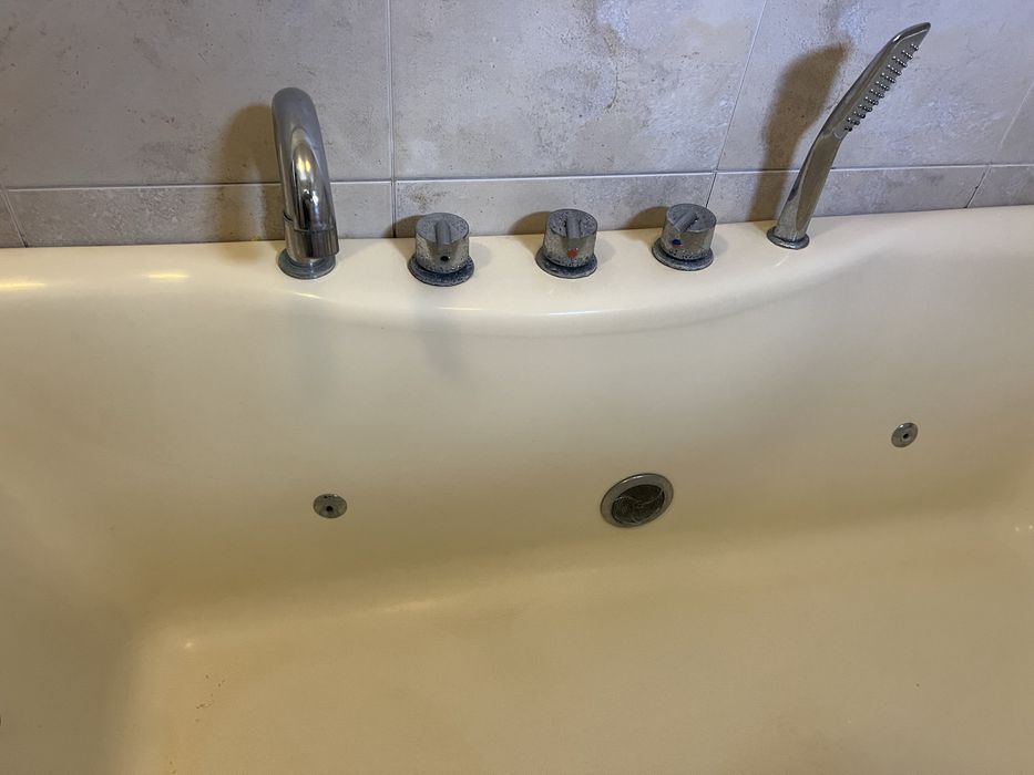 Хидромасажна вана