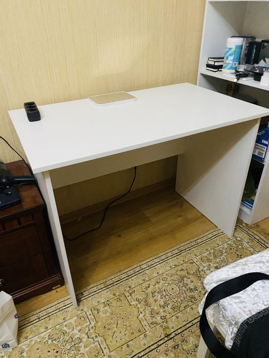 Продам стол офисный