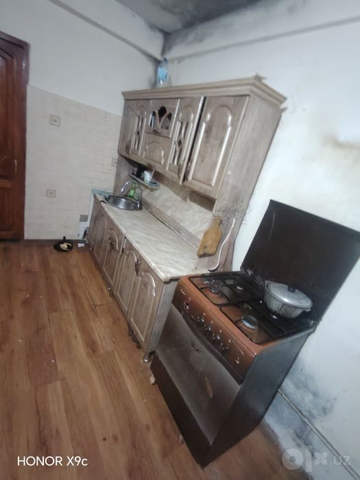Sheriklikka kvartira, bollarga, bez makler, bitta xonasi beriladi,
