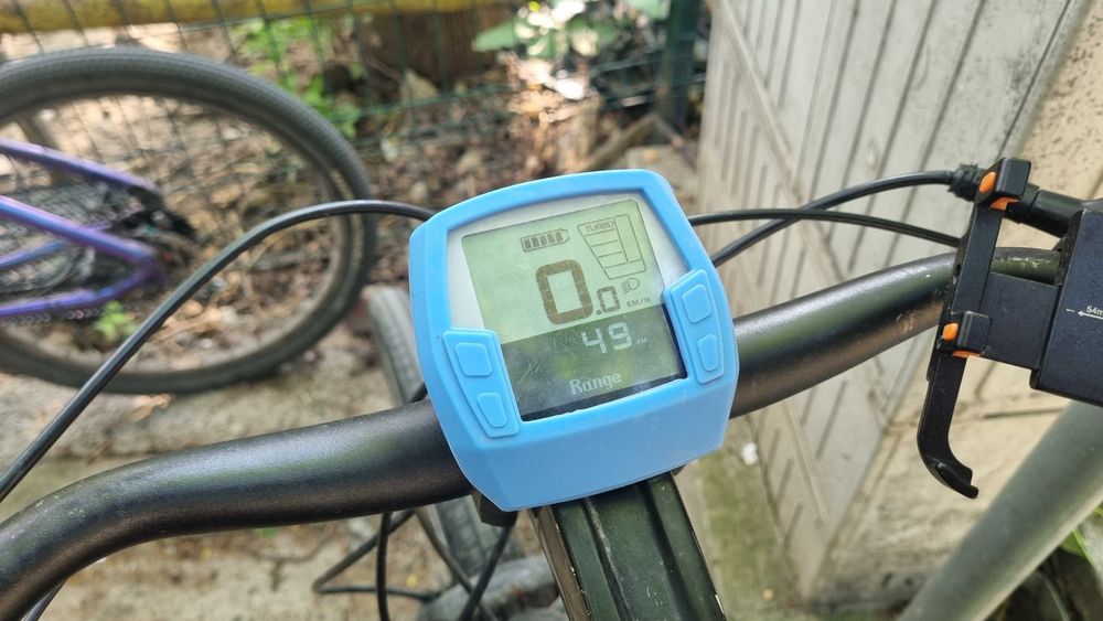 Bicicleta Electrica Trek Disctrict 6+ cu motor Bosch Active Line Plus