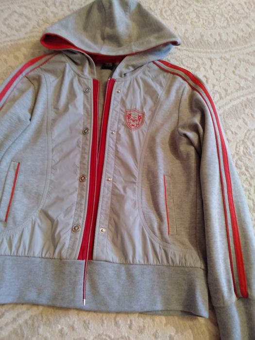 Продам женские спортивка