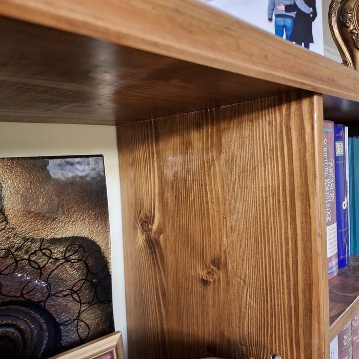 Mobilier birou clasic: masa, scaun si biblioteca