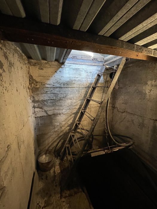 Продам 7 соток в городе — дом + недострой под ваши идеи