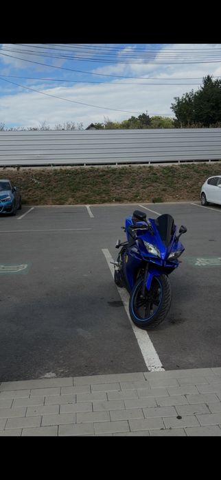 vând yamaha  yzf r125