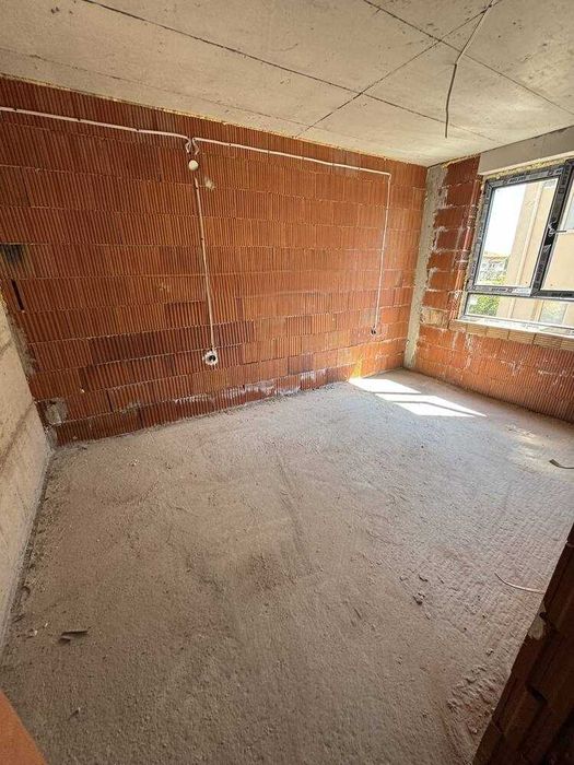 Двустаен малка бутикова сграда с АКТ 14 - Прослав