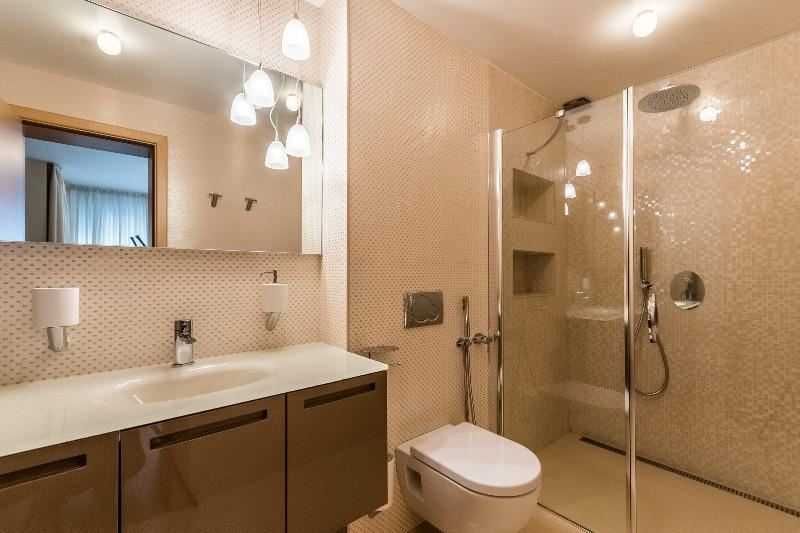 Продава се Четиристаен апартамент в София, Малинова долина - 120000 кв.м за 2 €/кв.м - Снимка #3