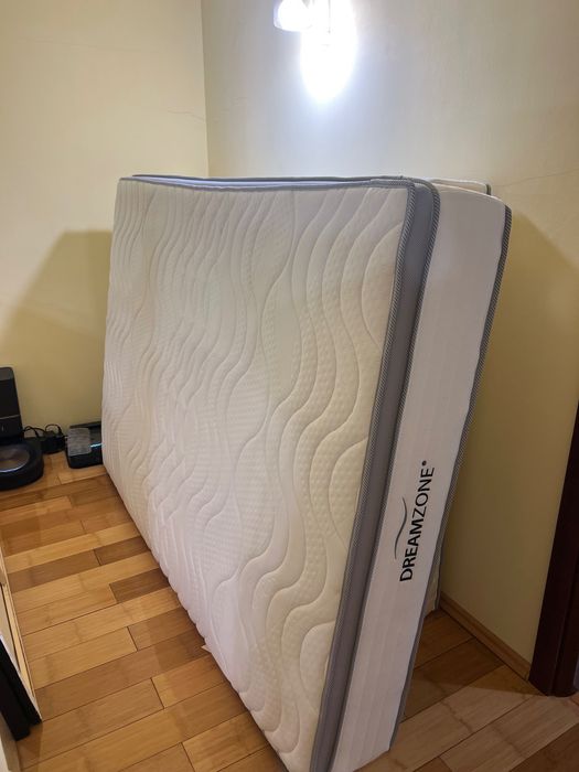 Pat KONGSBERG 140x200 gri cu Somiera și Saltea cu pachete de arcuri