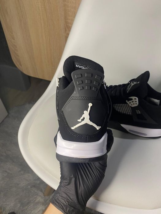 Jordan 4 White Thunder