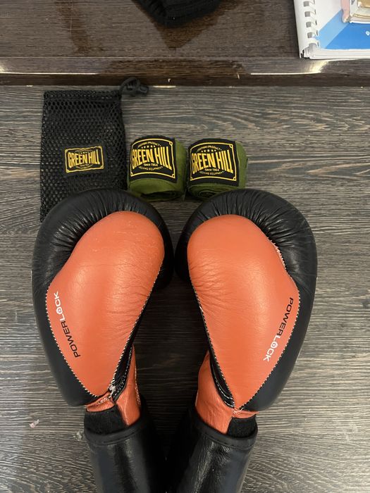 Боксерские перчатикр