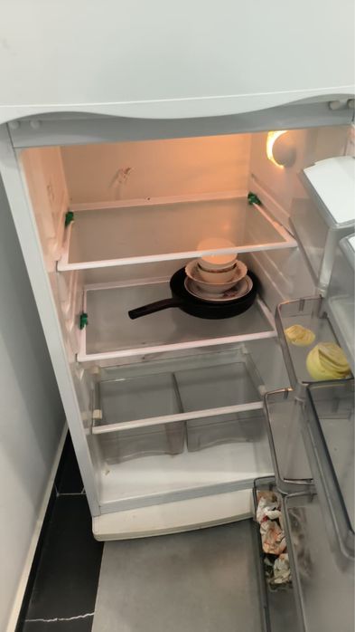 Холодильник в отличном сост