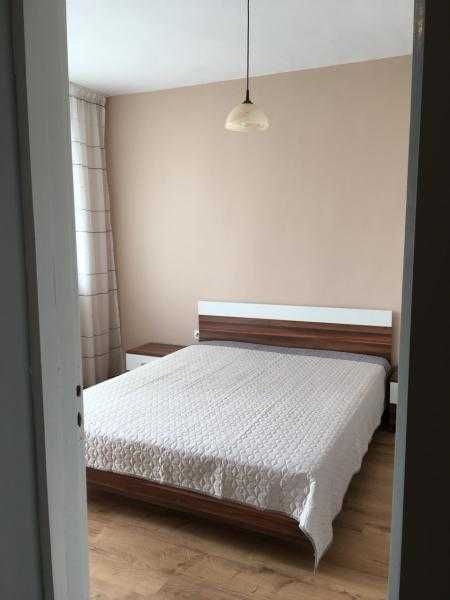 Дава се под наем Двустаен апартамент в Бургас, Център - 65 кв.м за 459 € - Снимка #1