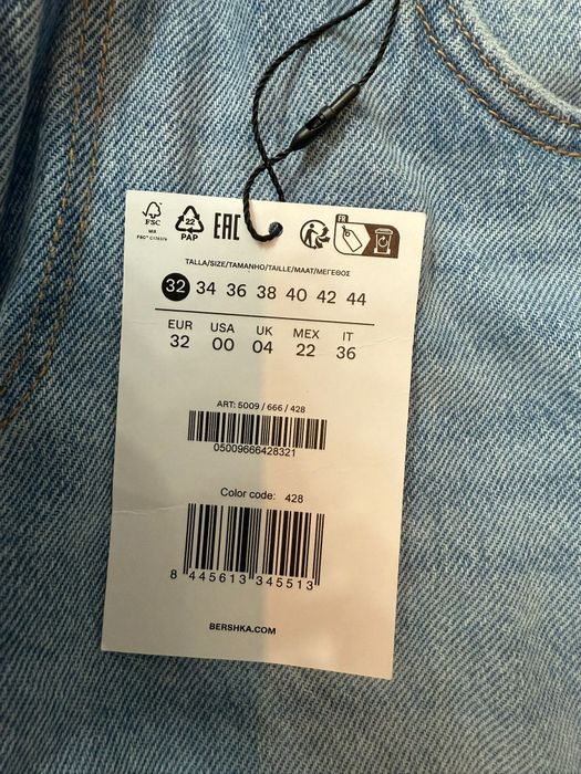 Blugi Berska noi cu eticheta