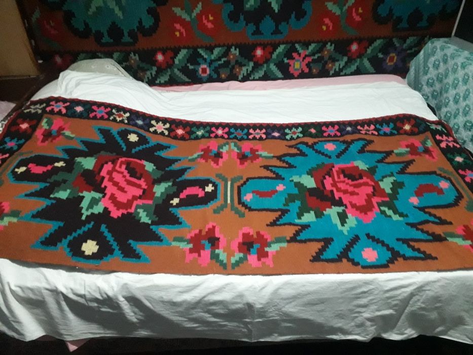 Cuverturi tesute din lana