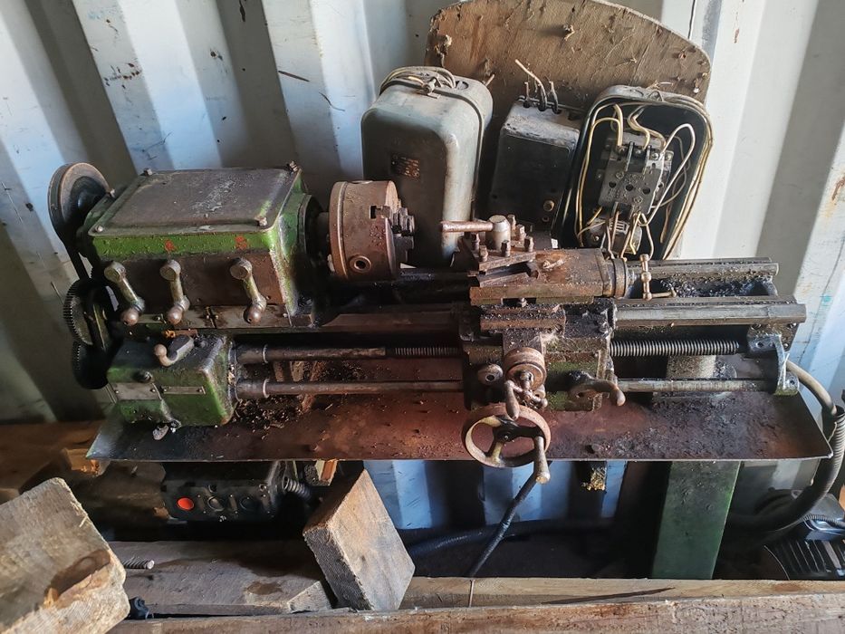 Токарный станок маленький