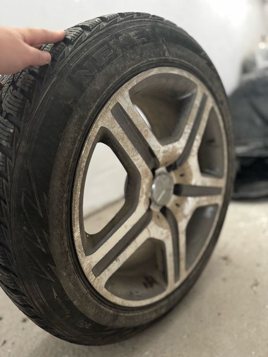 Комплект дисков Mercedes R18 + зимняя резина Nokian