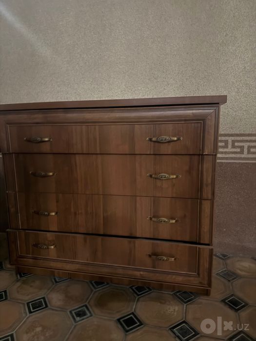 Шкаф, shkaf. Камод, kamod, Честер.