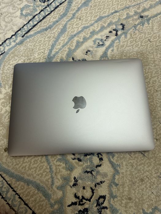 MacBook Pro M2 2022