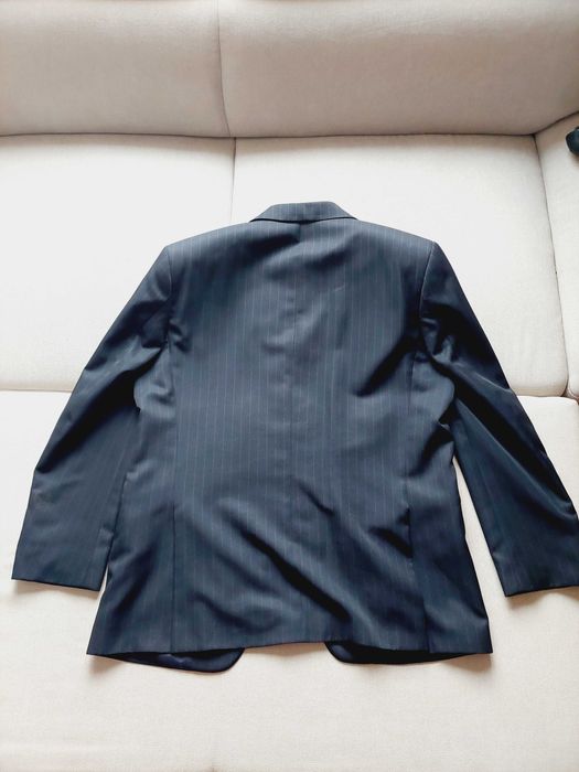 Стилен мъжки костюм