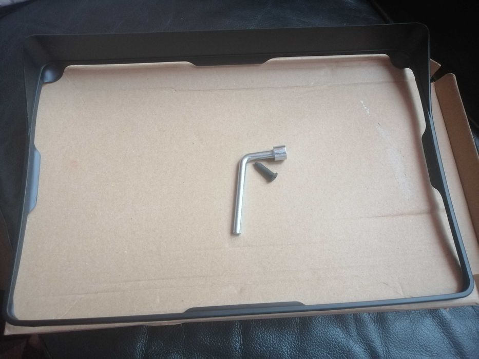 спойлери за Tesla Y плюс навигационен сенник