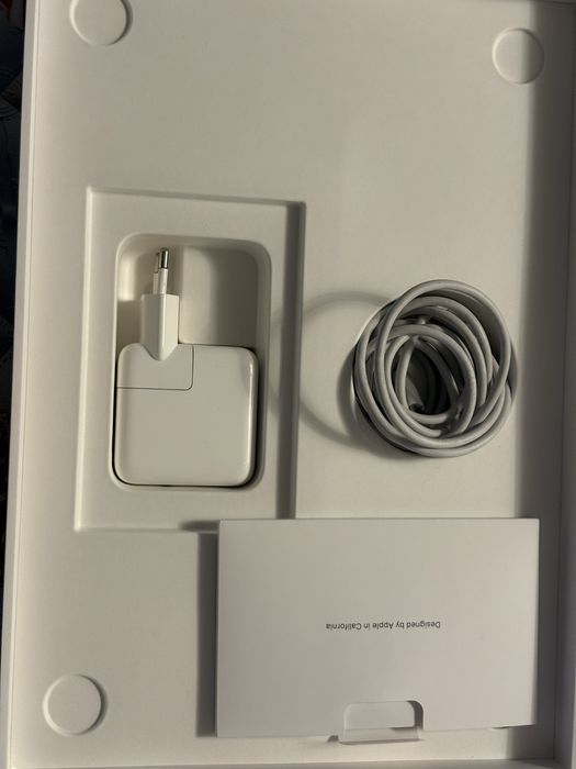 Продам Макбук air 13 m1