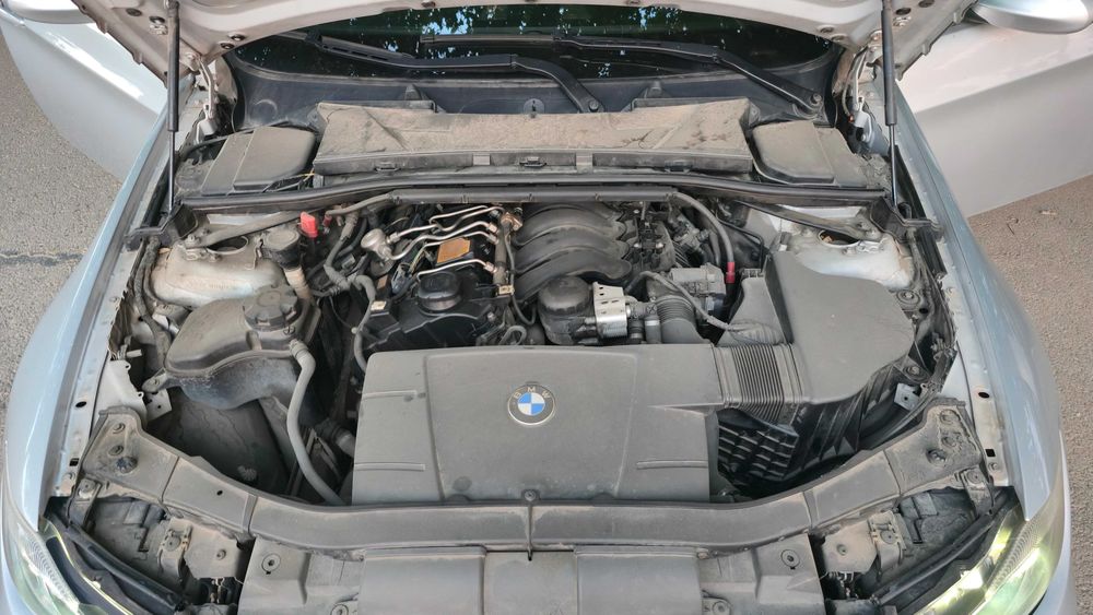 BMW E90 320i 2008 Benzina 2.0 177CP - Citeste descrierea