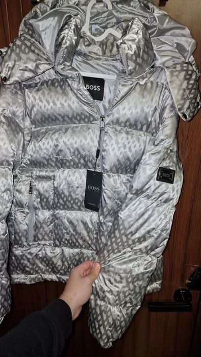Geaca groasa de iarna boss cadoul perfect
