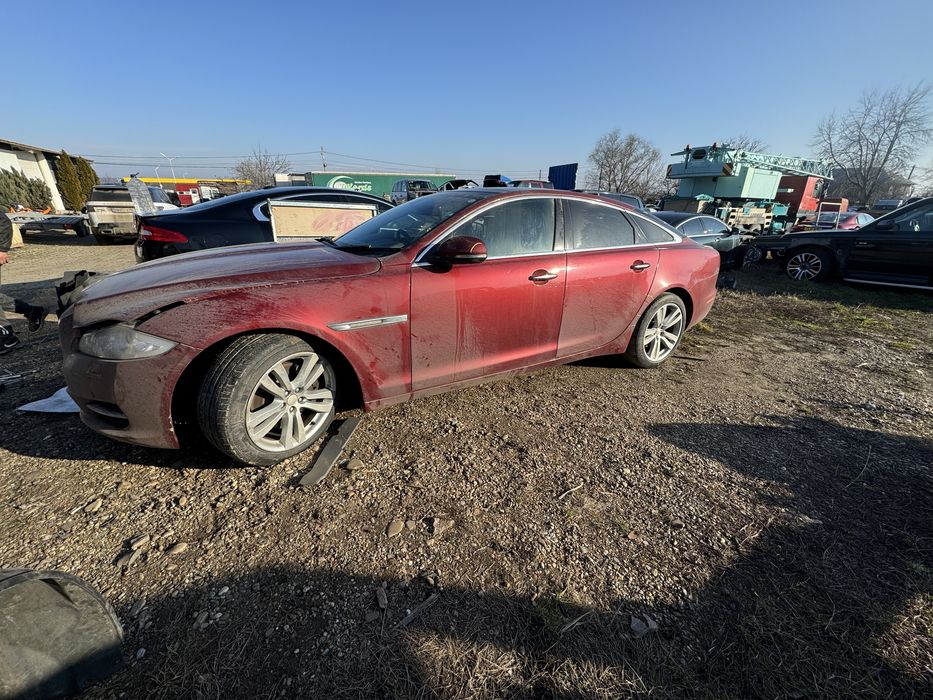 Dezmembrez Jaguar XJ 3.0D 2011