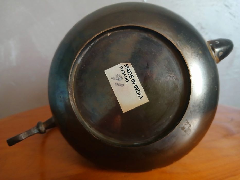 Античен индийски чайник