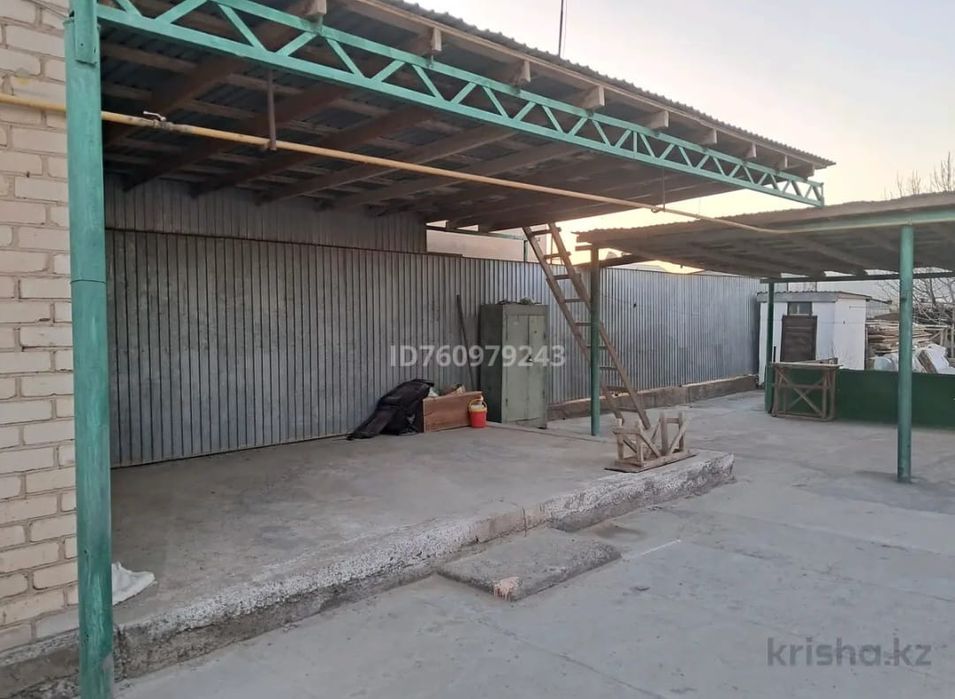 Тасбугетте 9 бөлмелі жер үй сатылады